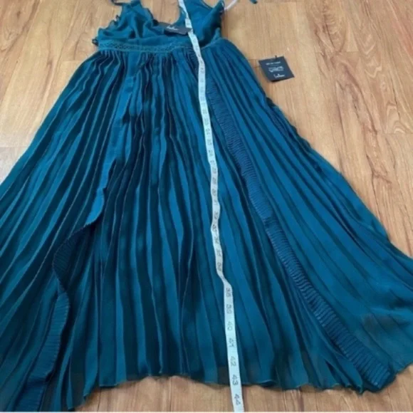 Lulus Never a Dull Moment Tie-Strap Pleated Midi Dress Emerald Green XSmall